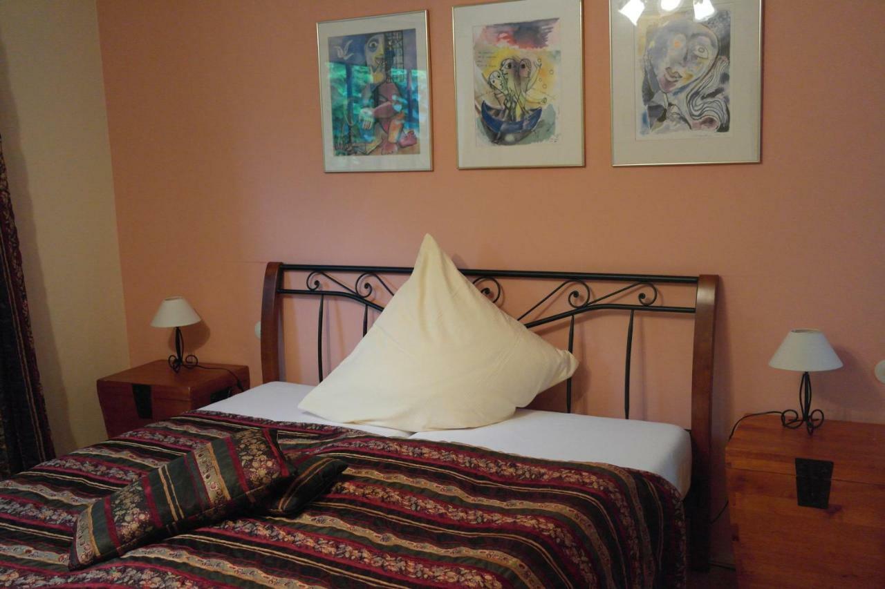 Gaestehaus Eschment Bissersheim Luaran gambar